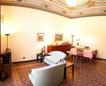 Deco Hotel